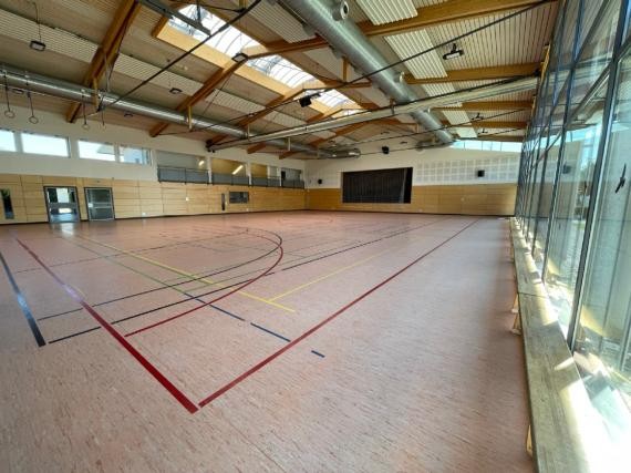 Gemeindehalle innen