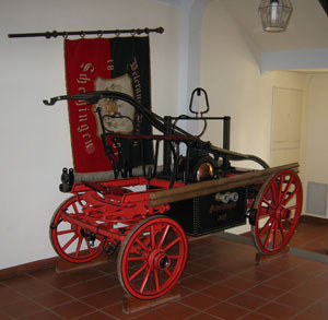 Alte Feuerwehrspritze Alte Feuerwehrspritze
